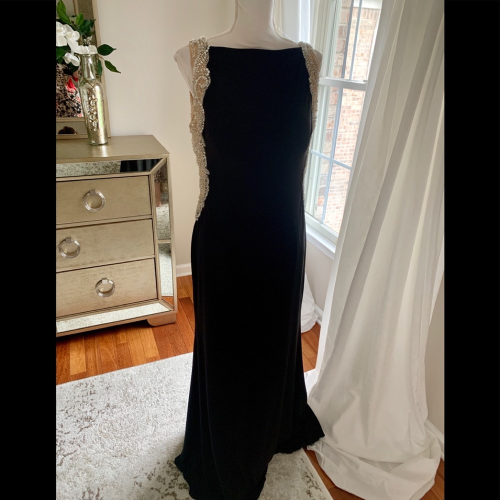 Black gown -❣️stunning/sexy/classy🤩🤩🤩lAST DAY